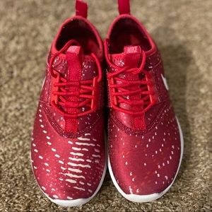 Women’s Nike shoes